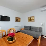 Limun-1 By Interhome * Трогир