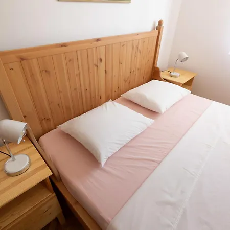 Limun-1 By Interhome تروغير