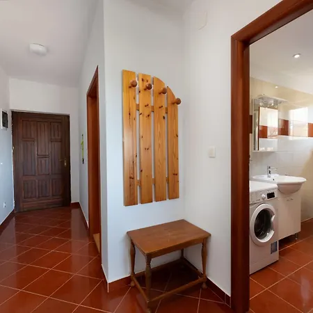 Limun-1 By Interhome * تروغير