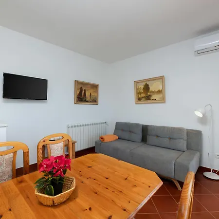 Limun-1 By Interhome * تروغير