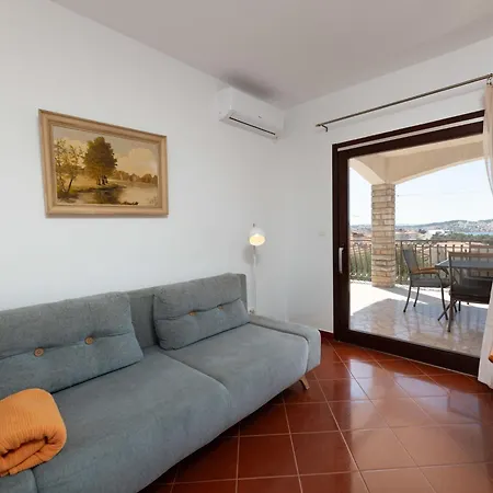 Limun-1 By Interhome Apartamento *